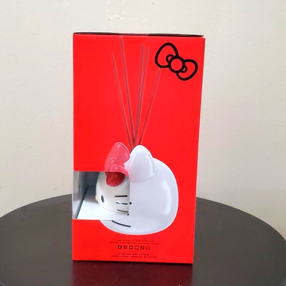 NWT: HELLO KITTY πΊ π CERAMIC REED DIFFUSER - Picture 3 of 8